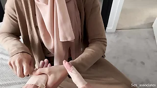Arab Step Mom Helps Lady In all directions Scintillate Hands